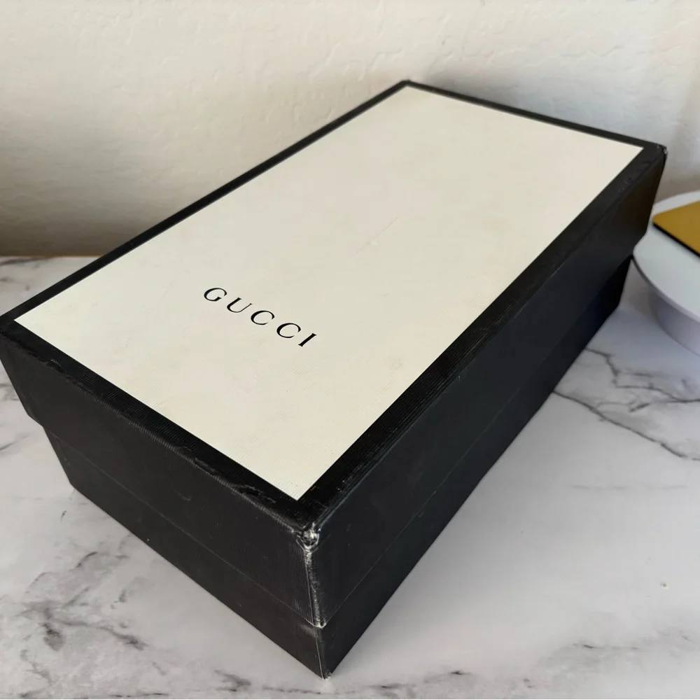 Gucci logo-debossed leather Derby shoes